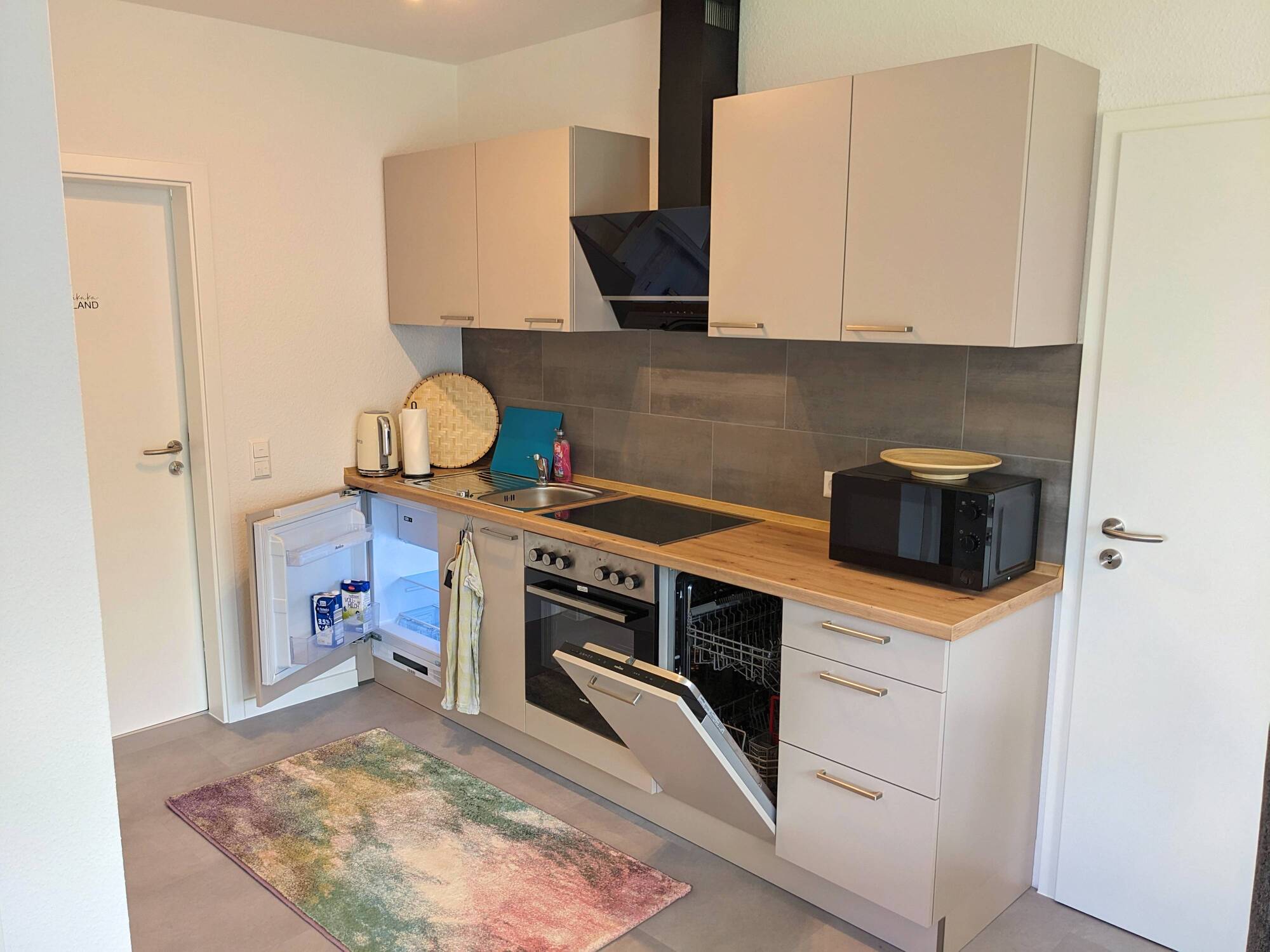 Voll ausgestattete Küche