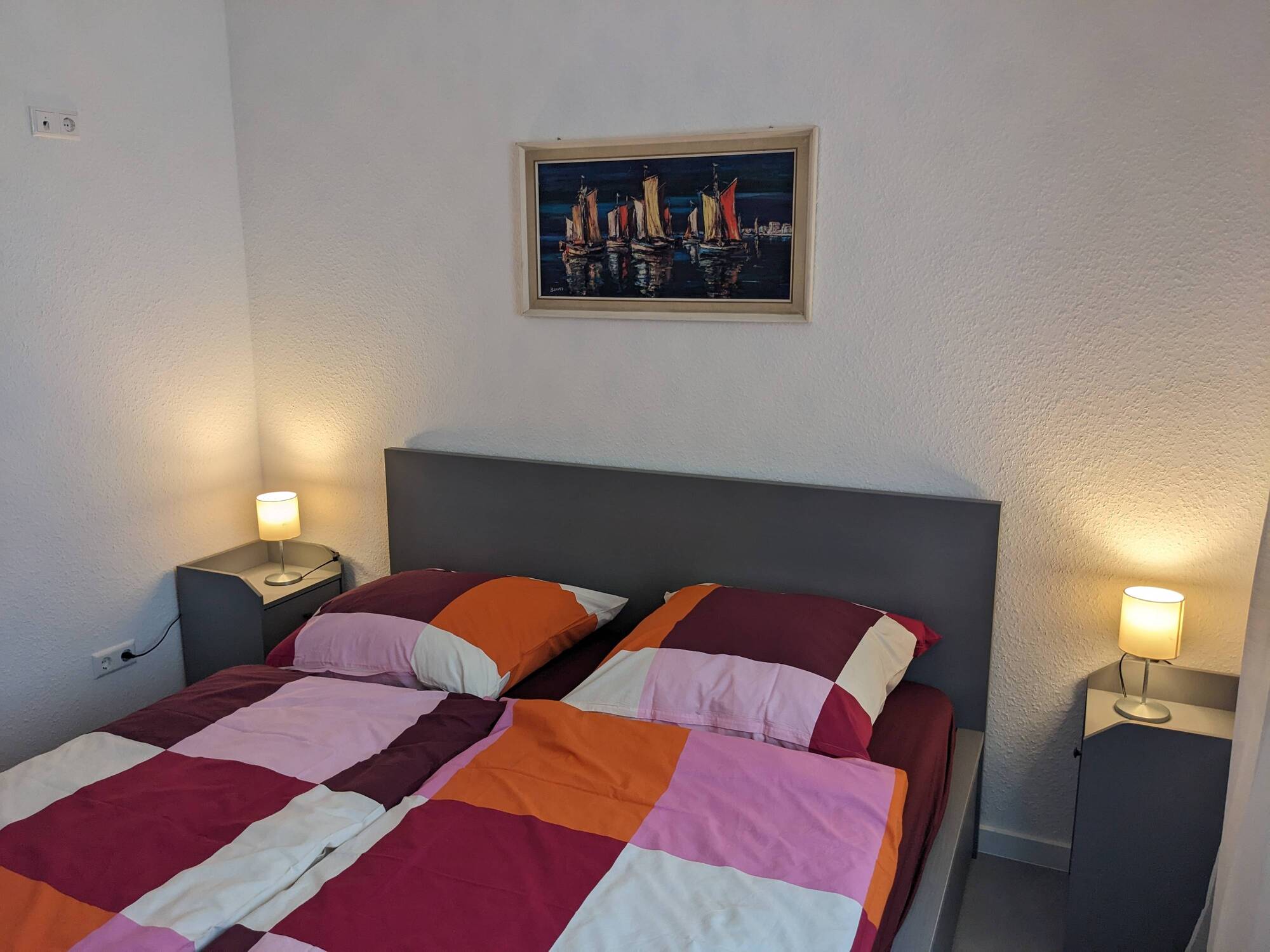 Schlafzimmer mit Doppelbett